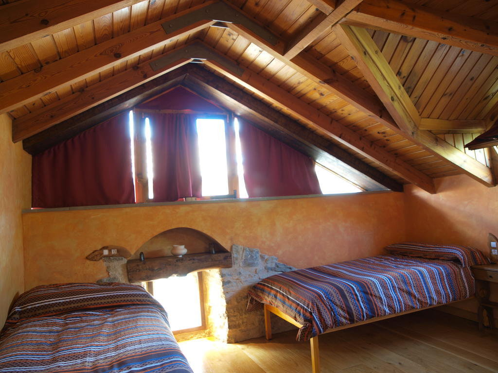 O'Porron Guest House Sabinanigo Room photo