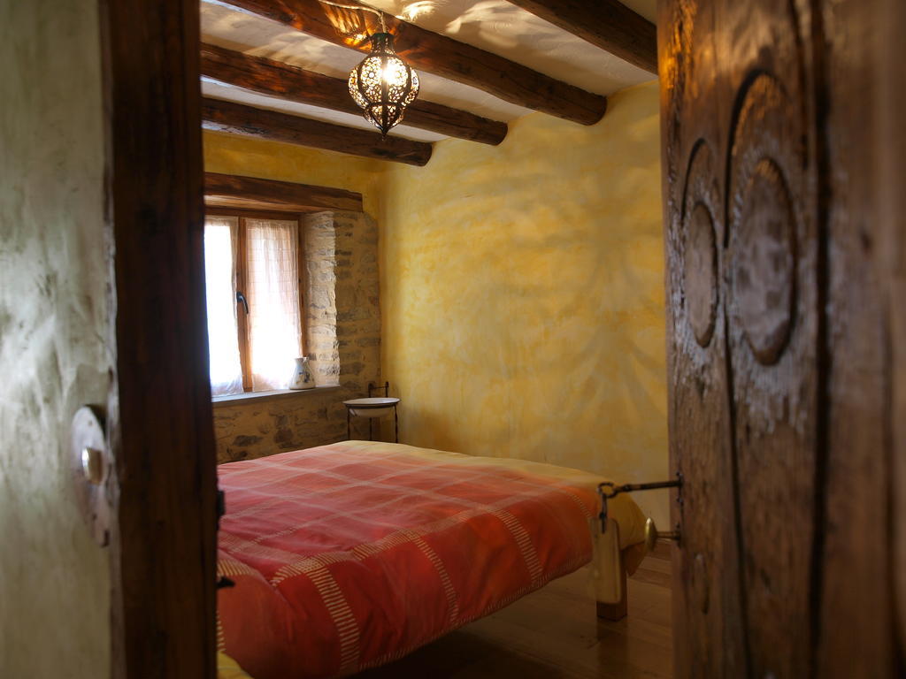 O'Porron Guest House Sabinanigo Room photo